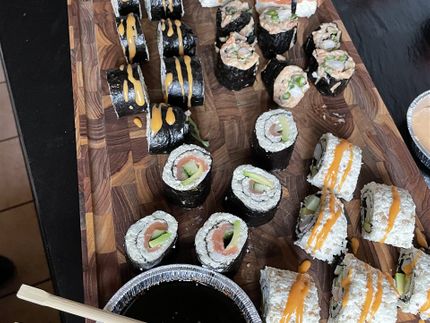 Der findes så mange varianter, så sæt dit eget præ på dine sushi, her er bare lidt inspiration.